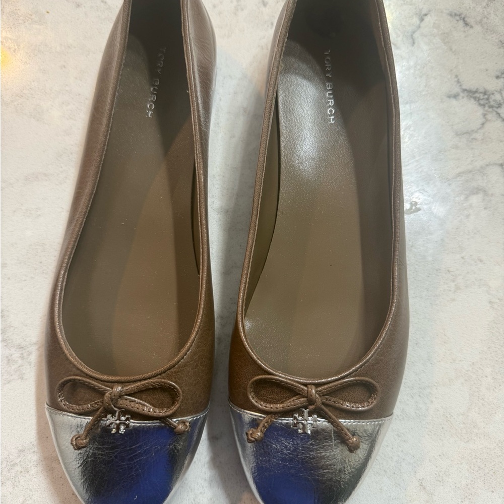 New in box Tory Burch Brown and Silver Flats for Versatile Style
